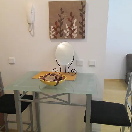 דירה Alexander Services בנסקו